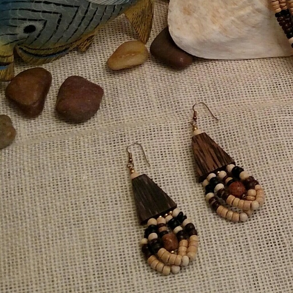 Bohemian Wood Beaded  Dangle Earrings In Black Brown And Cream OS - Picture 1 of 3
